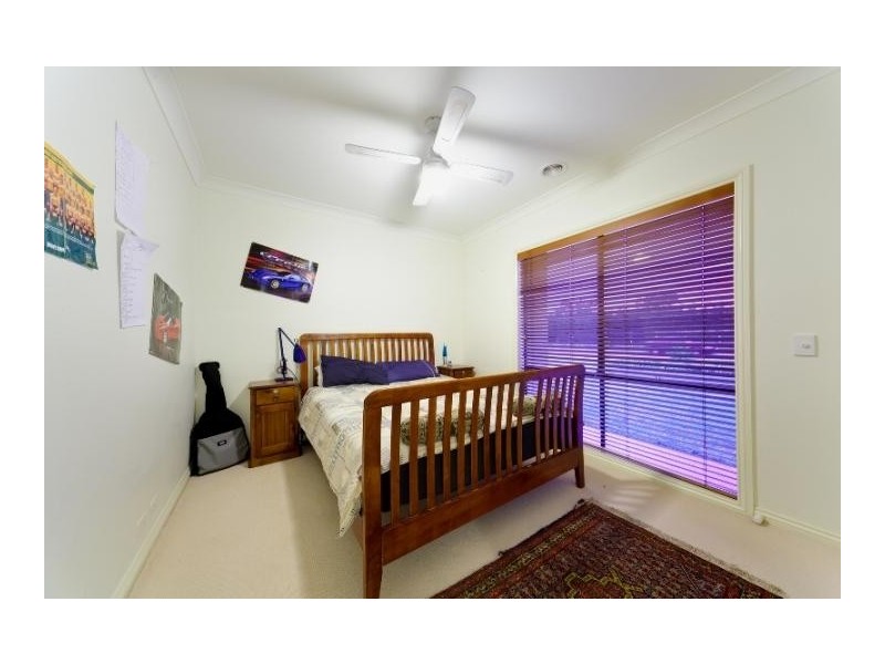 18 PARKFIELD DRIVE, Wodonga VIC 3690