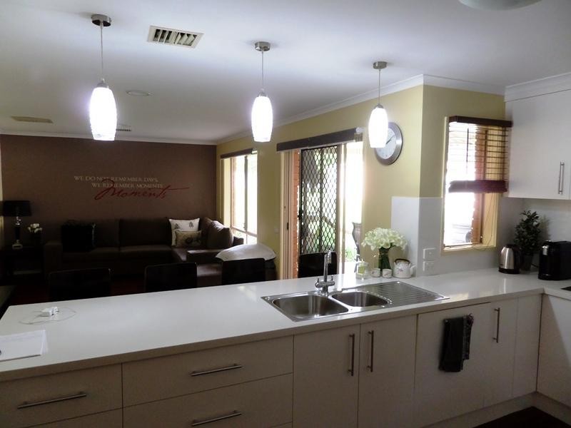 10 MCLEAN CRESCENT, Wodonga VIC 3690