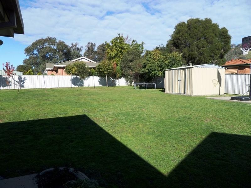 10 MCLEAN CRESCENT, Wodonga VIC 3690