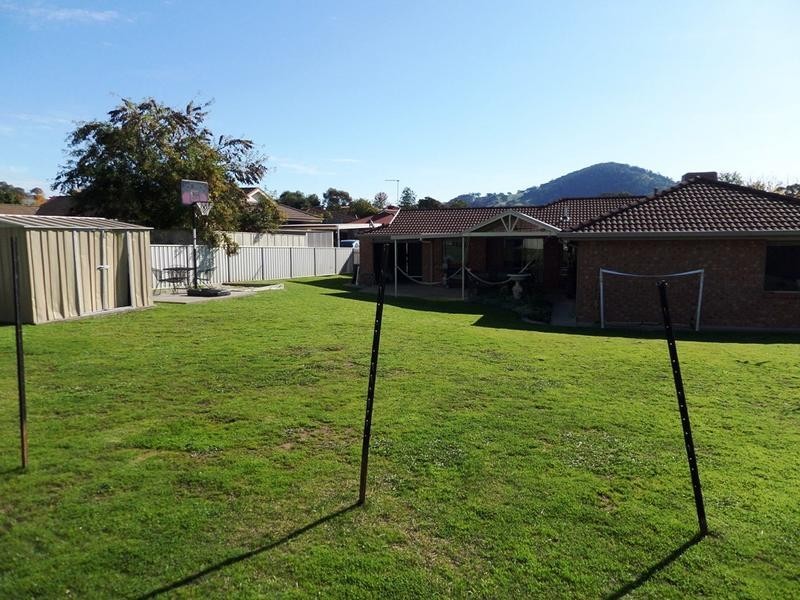 10 MCLEAN CRESCENT, Wodonga VIC 3690