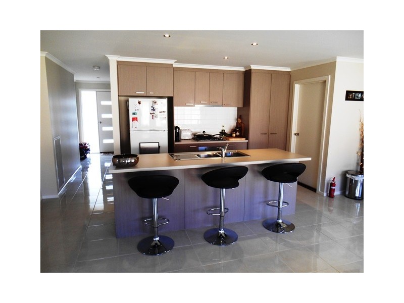 6 THORNBILL CRESCENT, Wodonga VIC 3690