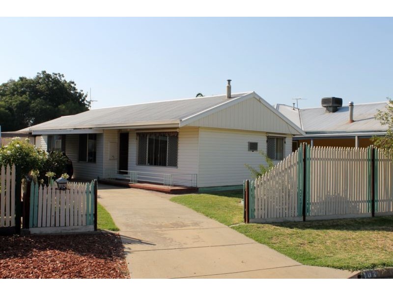102 TARAKAN STREET, Wodonga VIC 3690