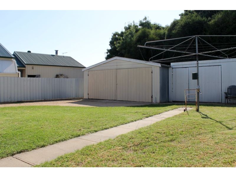 102 TARAKAN STREET, Wodonga VIC 3690