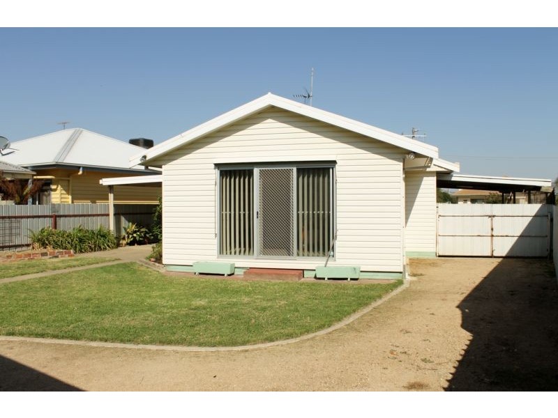 102 TARAKAN STREET, Wodonga VIC 3690