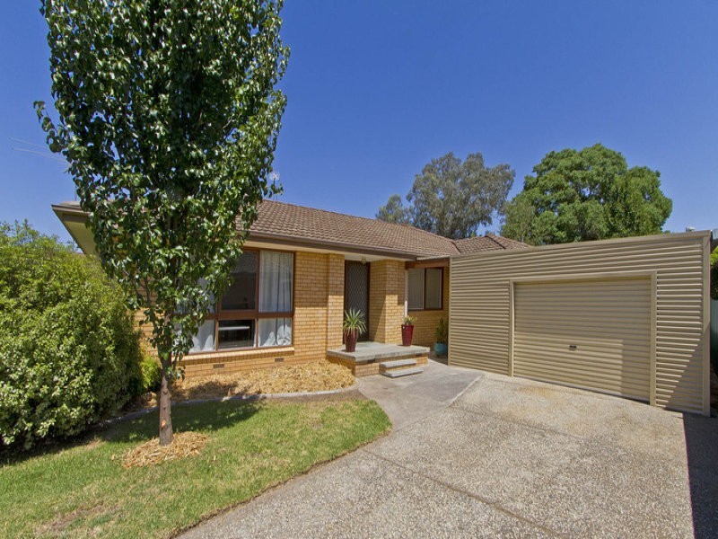 581 LYNE STREET, Albury NSW 2640