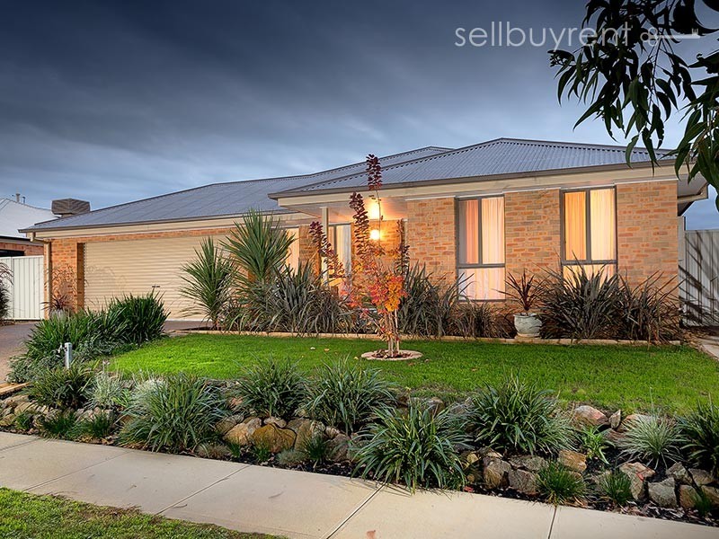 23 WHITELEY CIRCUIT, Baranduda VIC 3691