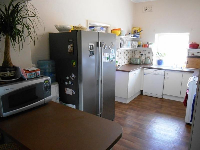 33 BATT AVENUE, Wodonga VIC 3690