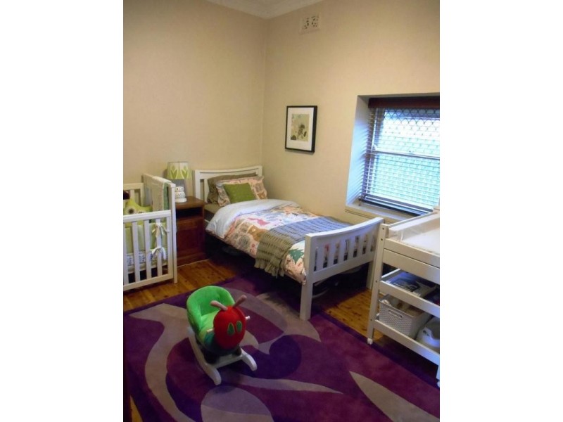 33 BATT AVENUE, Wodonga VIC 3690