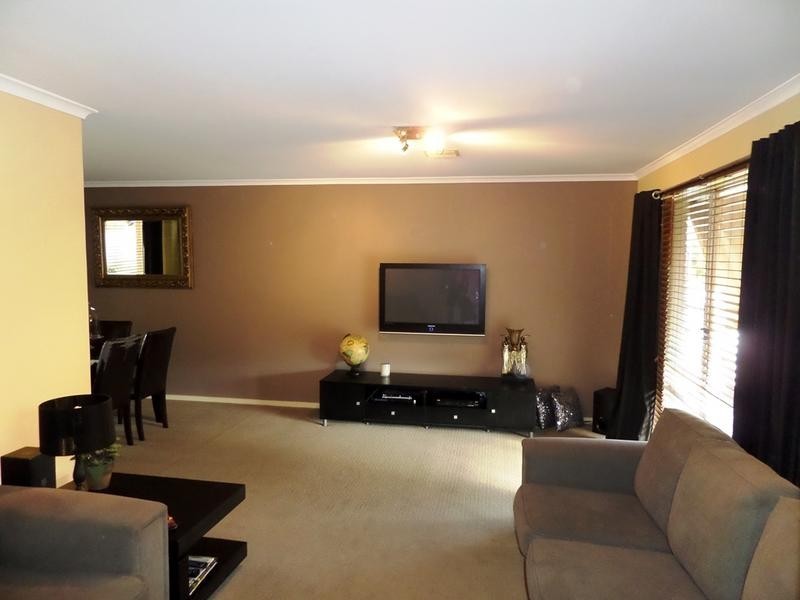 10 MCLEAN CRESCENT, Wodonga VIC 3690