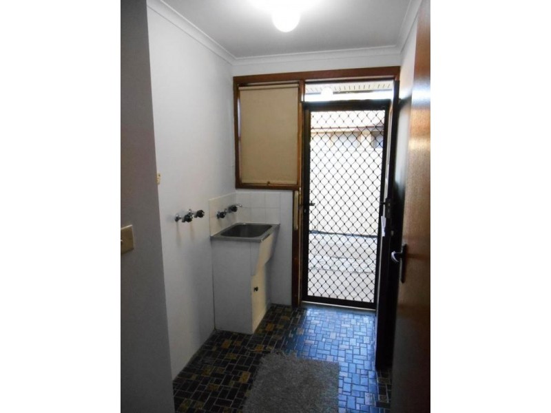2/8 LOWANNA STREET, Wodonga VIC 3690