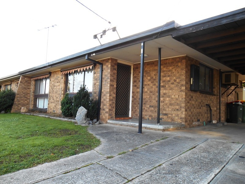 2/14 MAYFAIR DRIVE, Wodonga VIC 3690