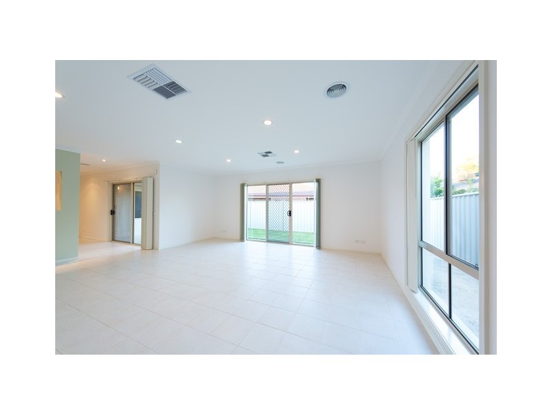 2 BIRKDALE TERRACE, Wodonga VIC 3690