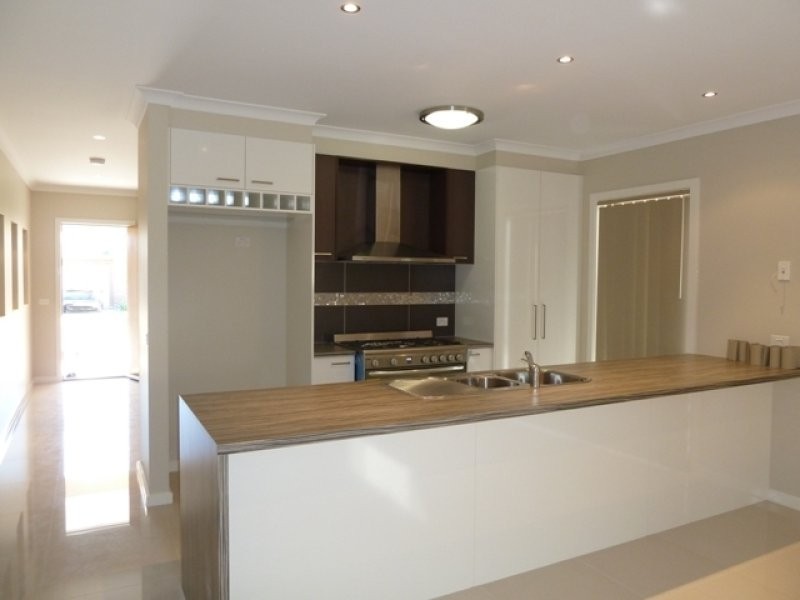 25 CASTLETON STREET, Wodonga VIC 3690