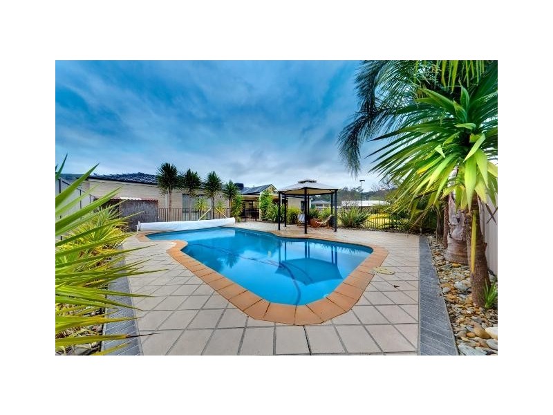 18 PARKFIELD DRIVE, Wodonga VIC 3690