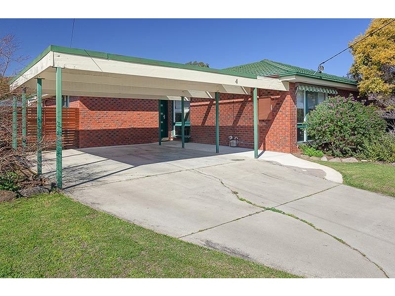 4 FERN AVENUE, Wodonga VIC 3690