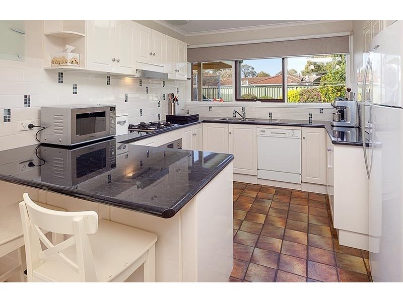 4 FERN AVENUE, Wodonga VIC 3690