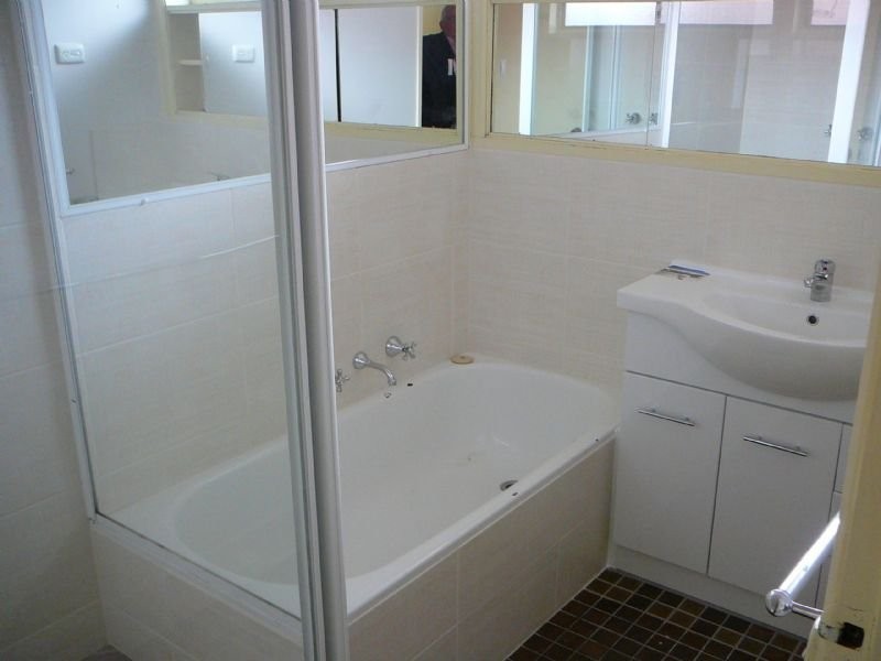 12 WILTSHIRE CRESCENT, Wodonga VIC 3690