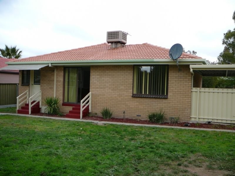 12 WILTSHIRE CRESCENT, Wodonga VIC 3690