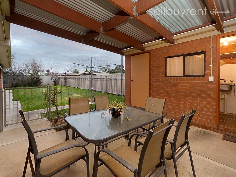2/1 CELTIC COURT, Wodonga VIC 3690