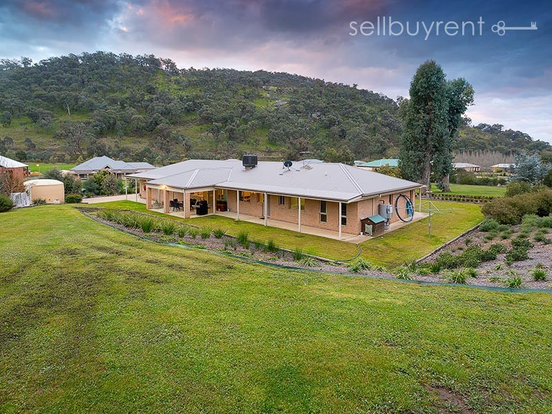 19 LAMBOURN DRIVE, Wodonga VIC 3690