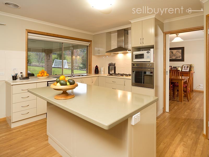 19 LAMBOURN DRIVE, Wodonga VIC 3690