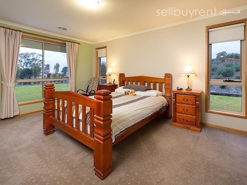 19 LAMBOURN DRIVE, Wodonga VIC 3690