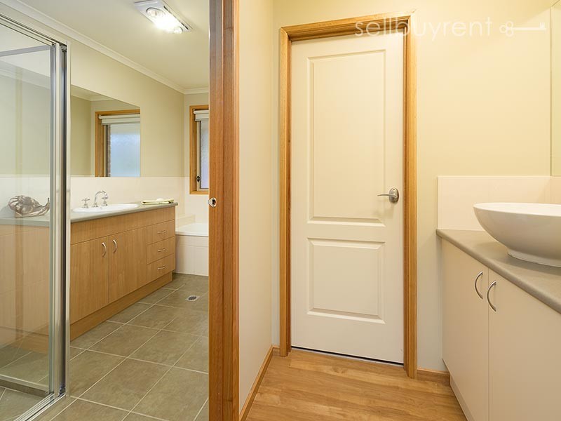 19 LAMBOURN DRIVE, Wodonga VIC 3690