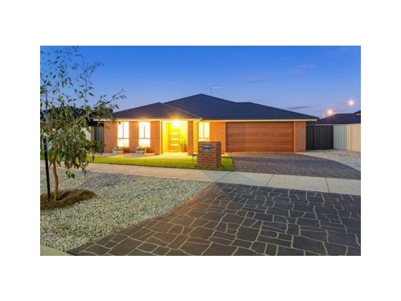 2 MACLEAY COURT, Wodonga VIC 3690