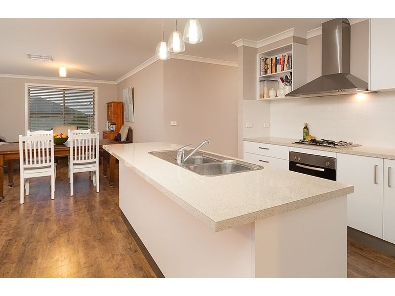 2 MACLEAY COURT, Wodonga VIC 3690