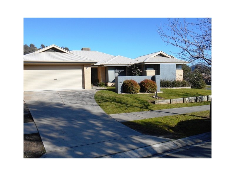 93 BARTON STREET, Wodonga VIC 3690