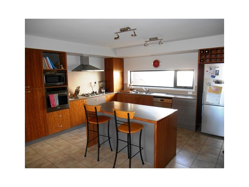 93 BARTON STREET, Wodonga VIC 3690