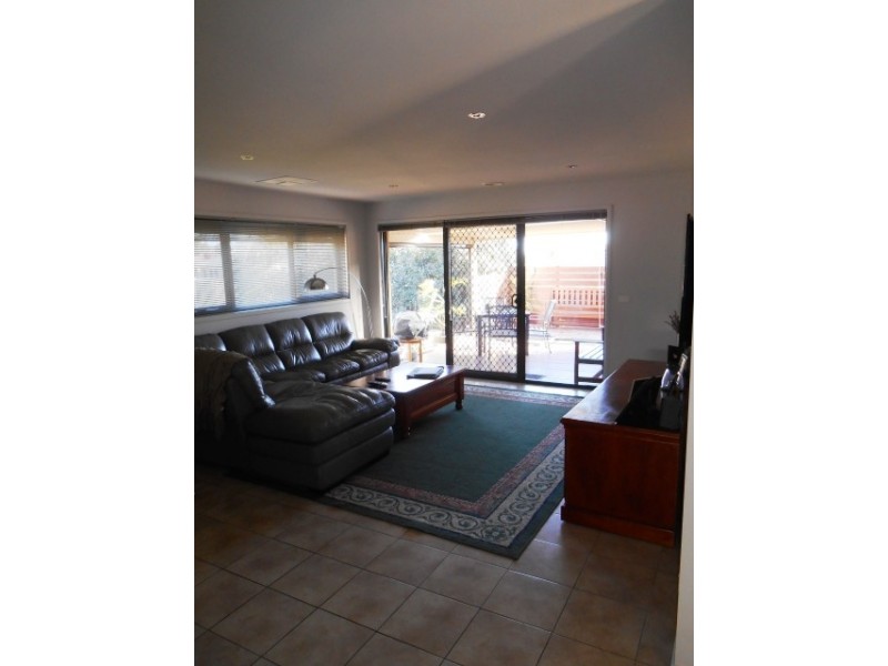 93 BARTON STREET, Wodonga VIC 3690