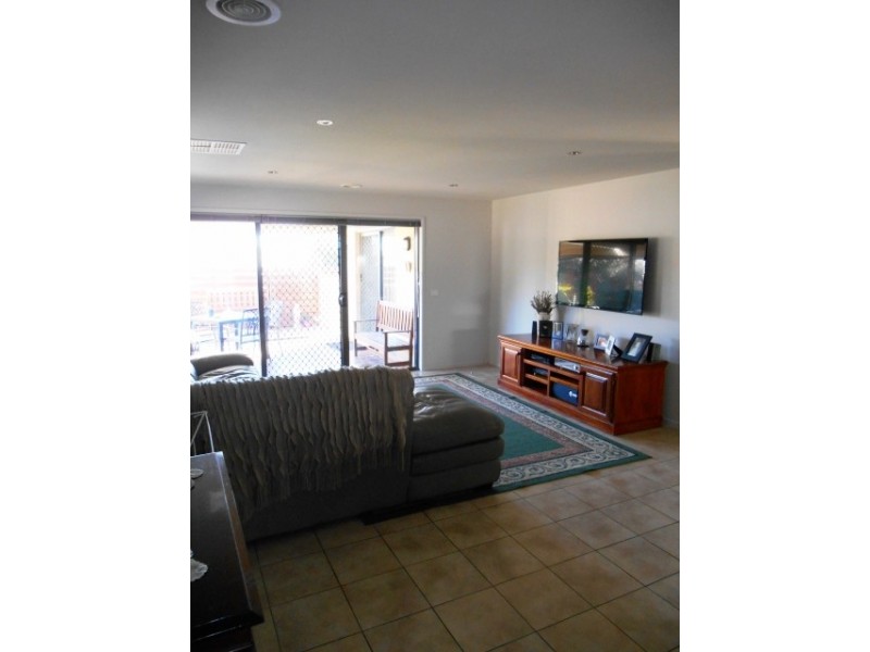 93 BARTON STREET, Wodonga VIC 3690