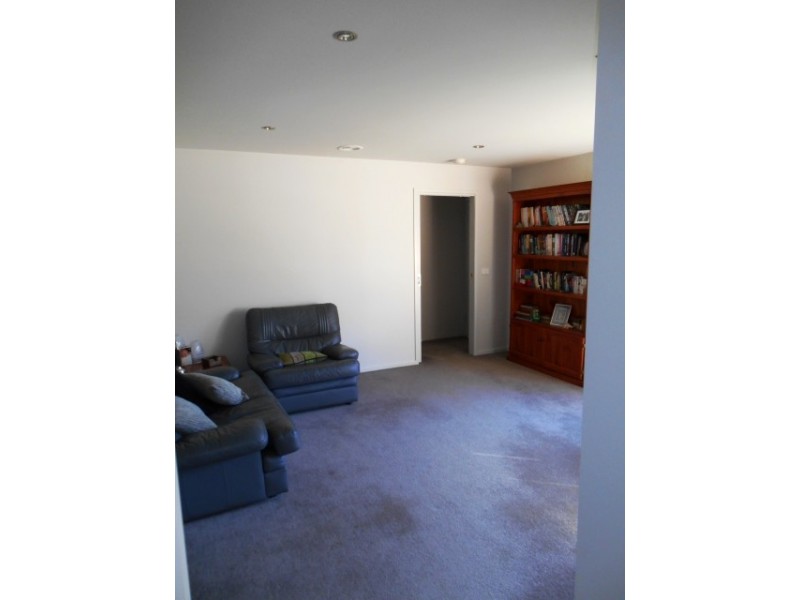 93 BARTON STREET, Wodonga VIC 3690