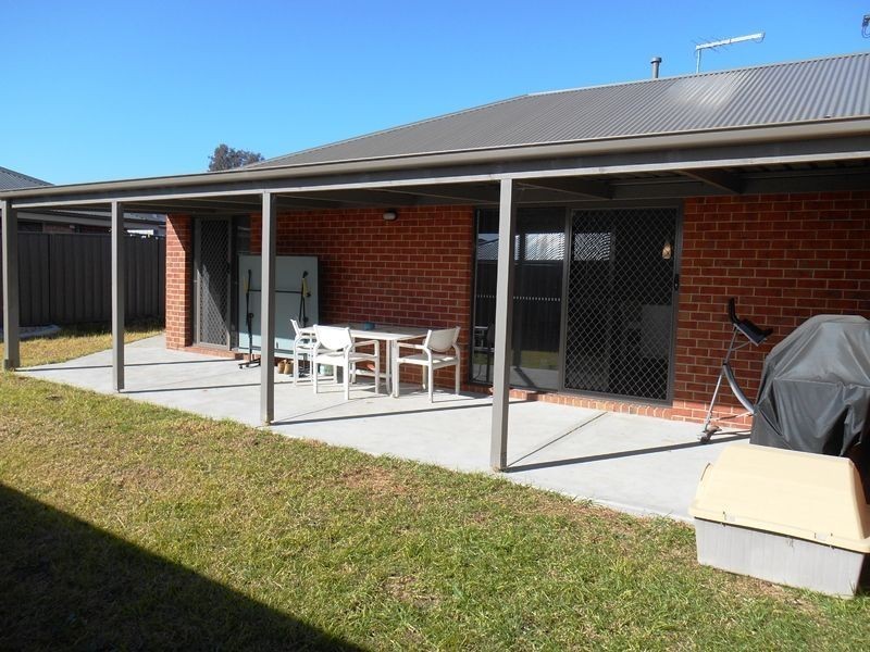 3 LYSTERFIELD LANE, Wodonga VIC 3690