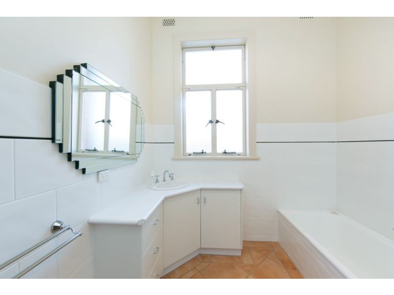 606B DEAN STREET, Albury NSW 2640