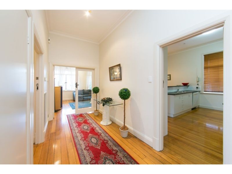 606B DEAN STREET, Albury NSW 2640