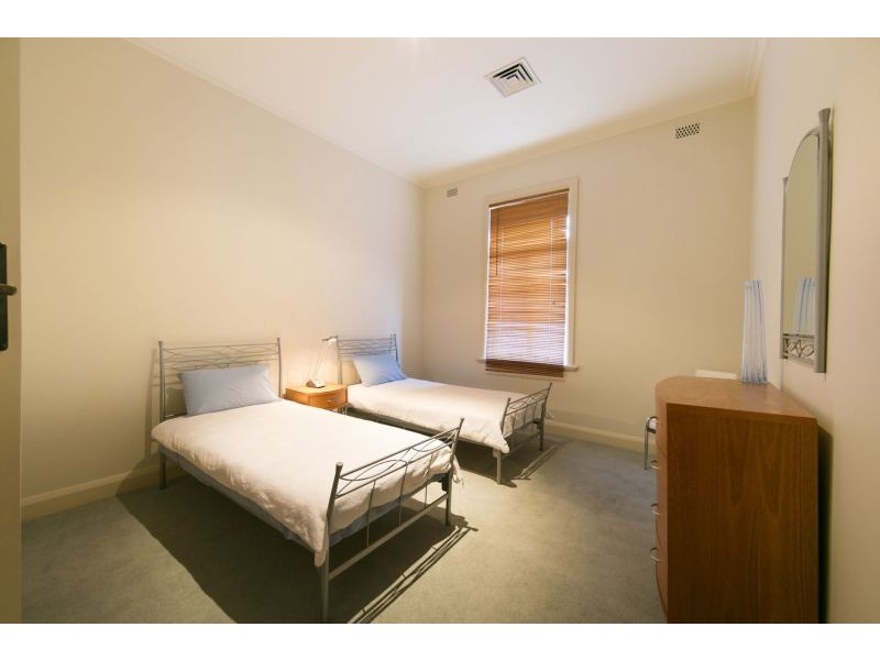 606B DEAN STREET, Albury NSW 2640