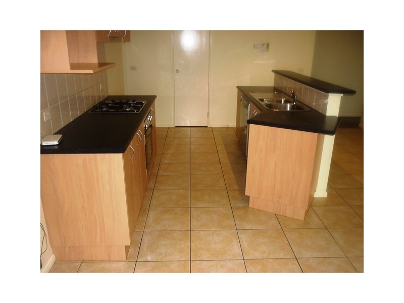 4 BISQUE COURT, Wodonga VIC 3690