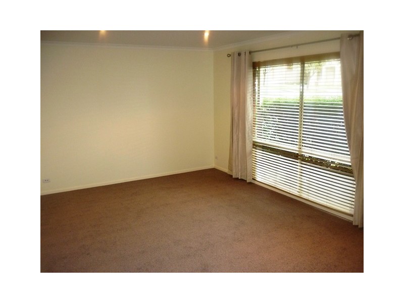 4 BISQUE COURT, Wodonga VIC 3690