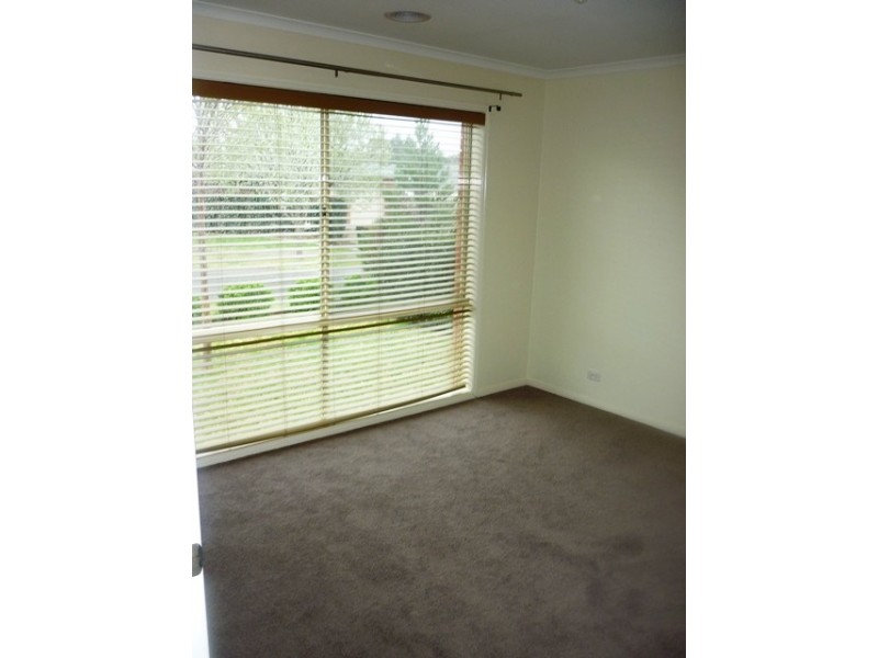 4 BISQUE COURT, Wodonga VIC 3690