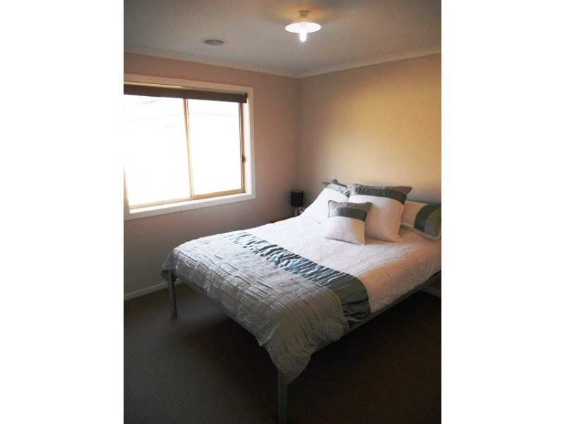 6 THORNBILL CRESCENT, Wodonga VIC 3690