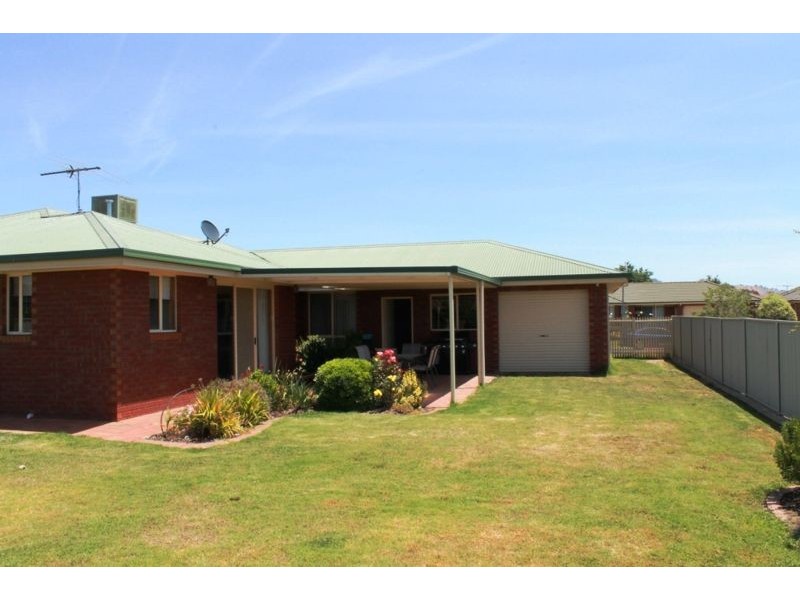 14 KOETONG CRESCENT, Wodonga VIC 3690