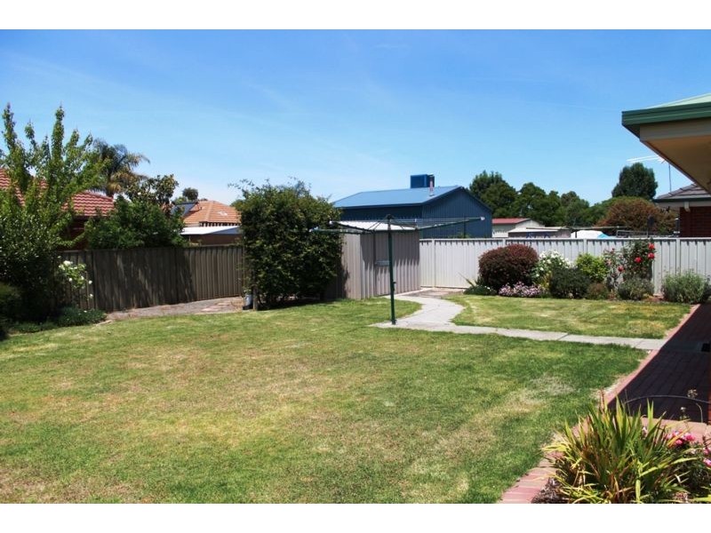 14 KOETONG CRESCENT, Wodonga VIC 3690