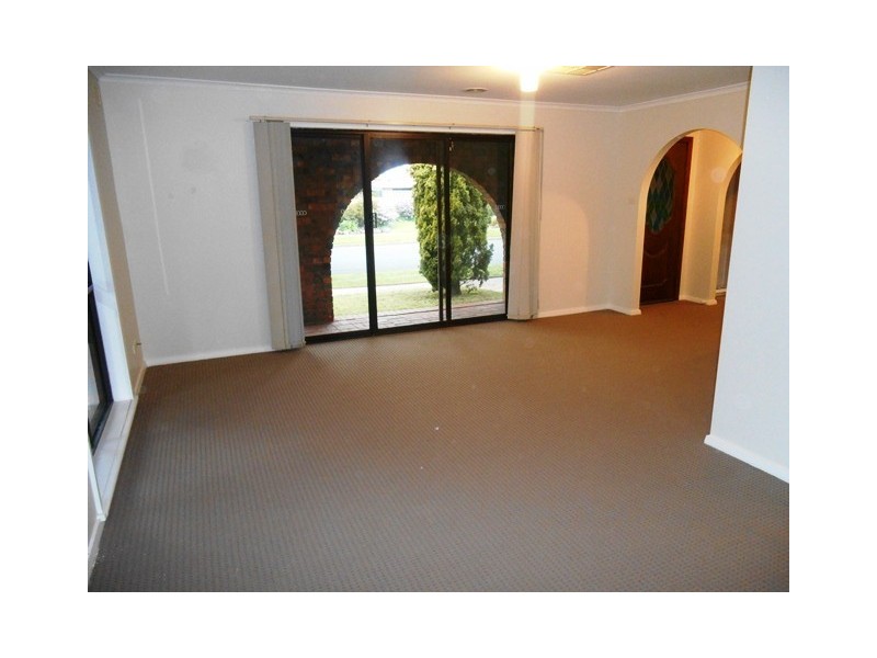5 ANGUS AVENUE, Wodonga VIC 3690