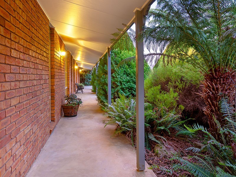 17 AZURE DRIVE, Wodonga VIC 3690