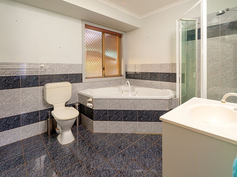 17 AZURE DRIVE, Wodonga VIC 3690