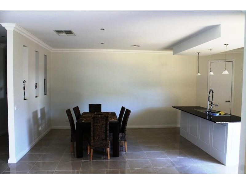 26 MCSWINEY COURT, Wodonga VIC 3690