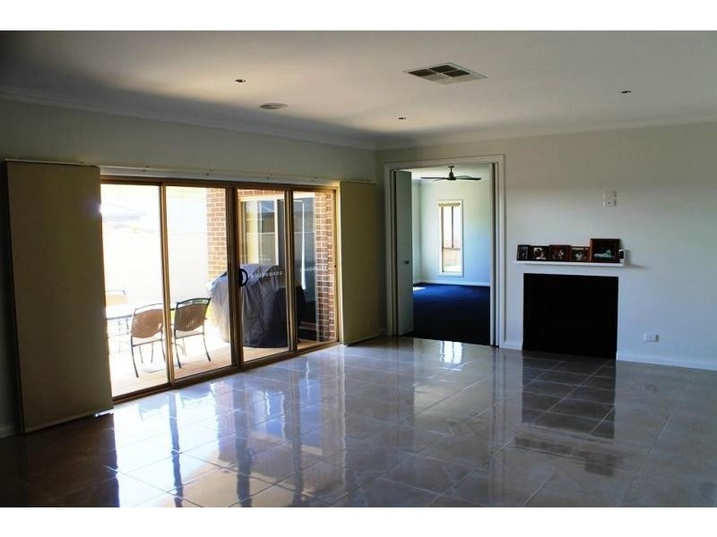 26 MCSWINEY COURT, Wodonga VIC 3690