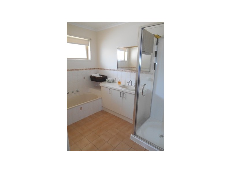 24 HARTWIG ROAD, Wodonga VIC 3690